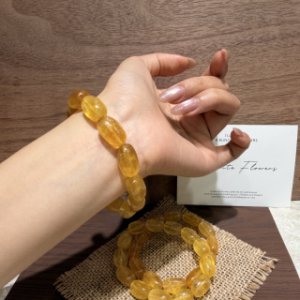 精品糸引き黄莹石糖豆手串