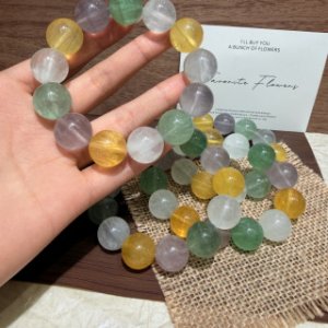 精品糸引き彩莹石手串