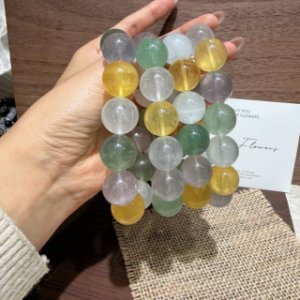 精品糸引き彩莹石手串